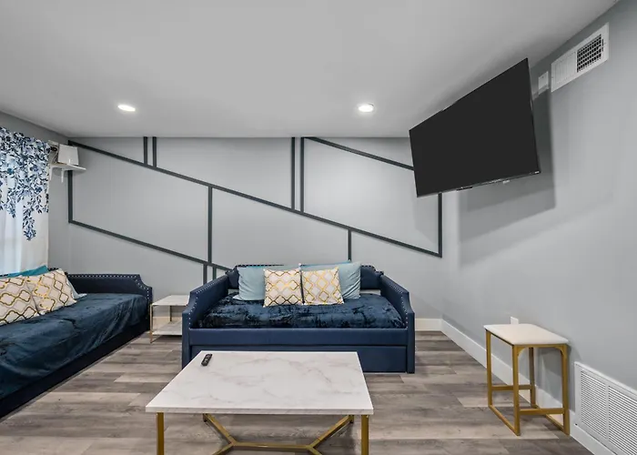 Charming 1Br Heights Apt With Pool And Free Park